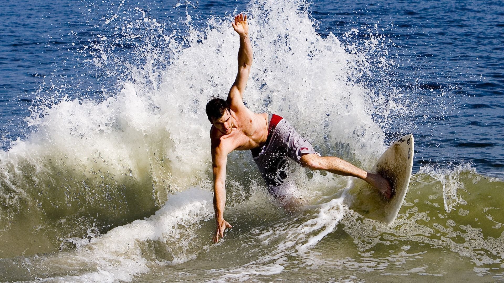 日本足球队展现强大团队合作精神，日本人足球队