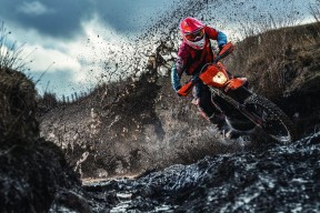 开云官方-_星空下的养生瑜伽：放松心灵的运动佳选_，星空亲子瑜伽