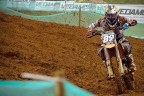 开云在线直播-“季中大考，冠军潜力股：哪个队能脱颖而出？”，季中冠军赛是什么意思