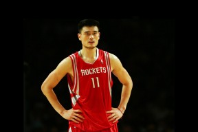 美国队在巴黎奥运会比赛中多次通过中路渗透得分，奥运 美国队入场